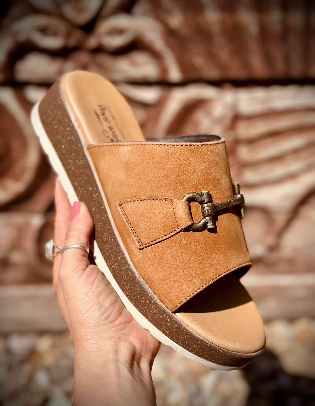 Abilene Wedge - Honey