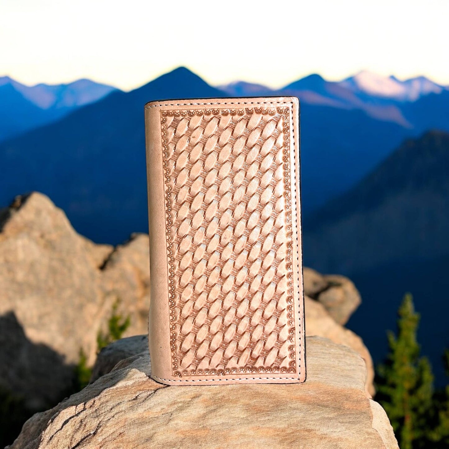 Oregon tooled leather & cowhide men’s wallet 